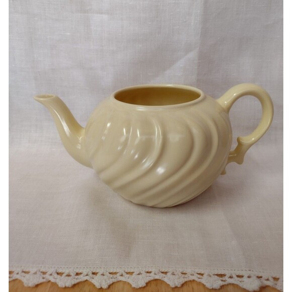 Franciscan Coronado Teapot Vintage Yellow Satin Swirl Vintage MCM no lid - EUC! - Picture 1 of 8
